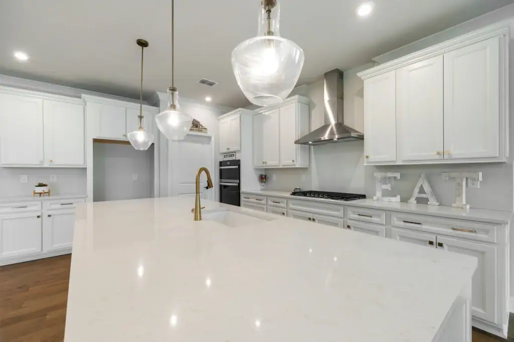 Bright kitchen listing photo at 1502 Hollyhock Ct Griffin GA 30223